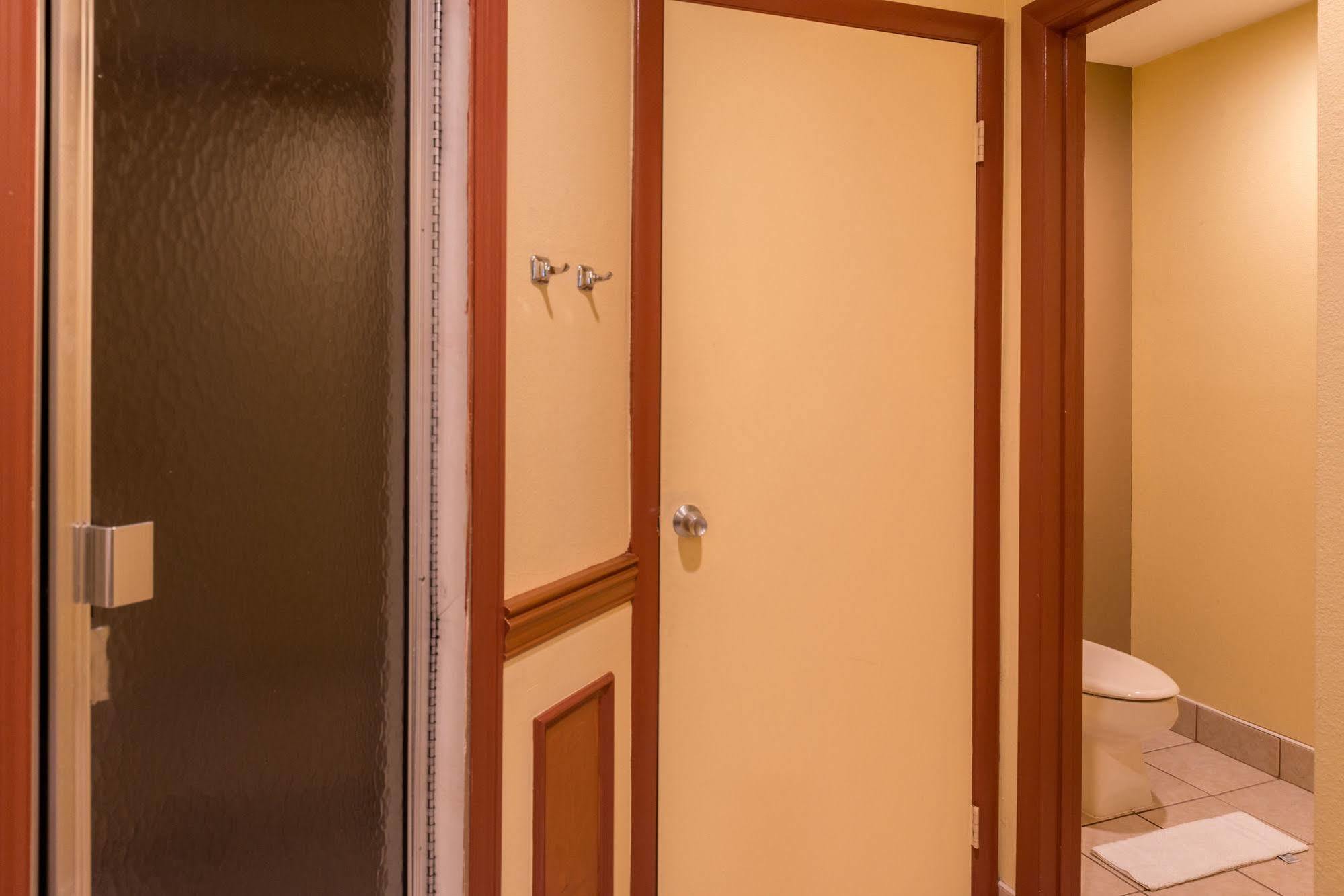 בנסאלם Inn Of The Dove Romantic Luxury & Business Suites מראה חיצוני תמונה