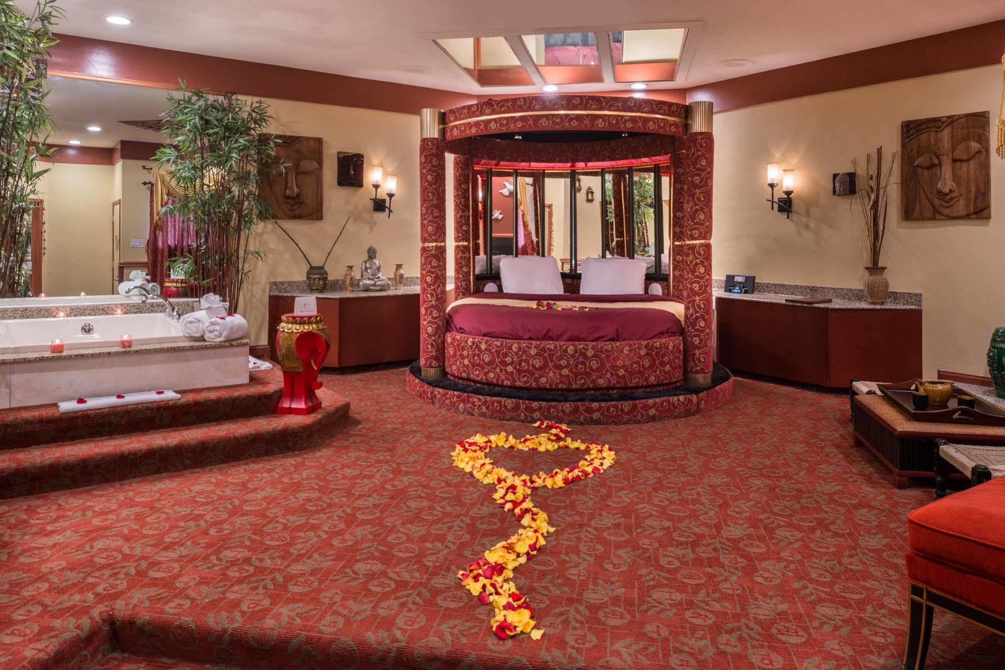 בנסאלם Inn Of The Dove Romantic Luxury & Business Suites מראה חיצוני תמונה