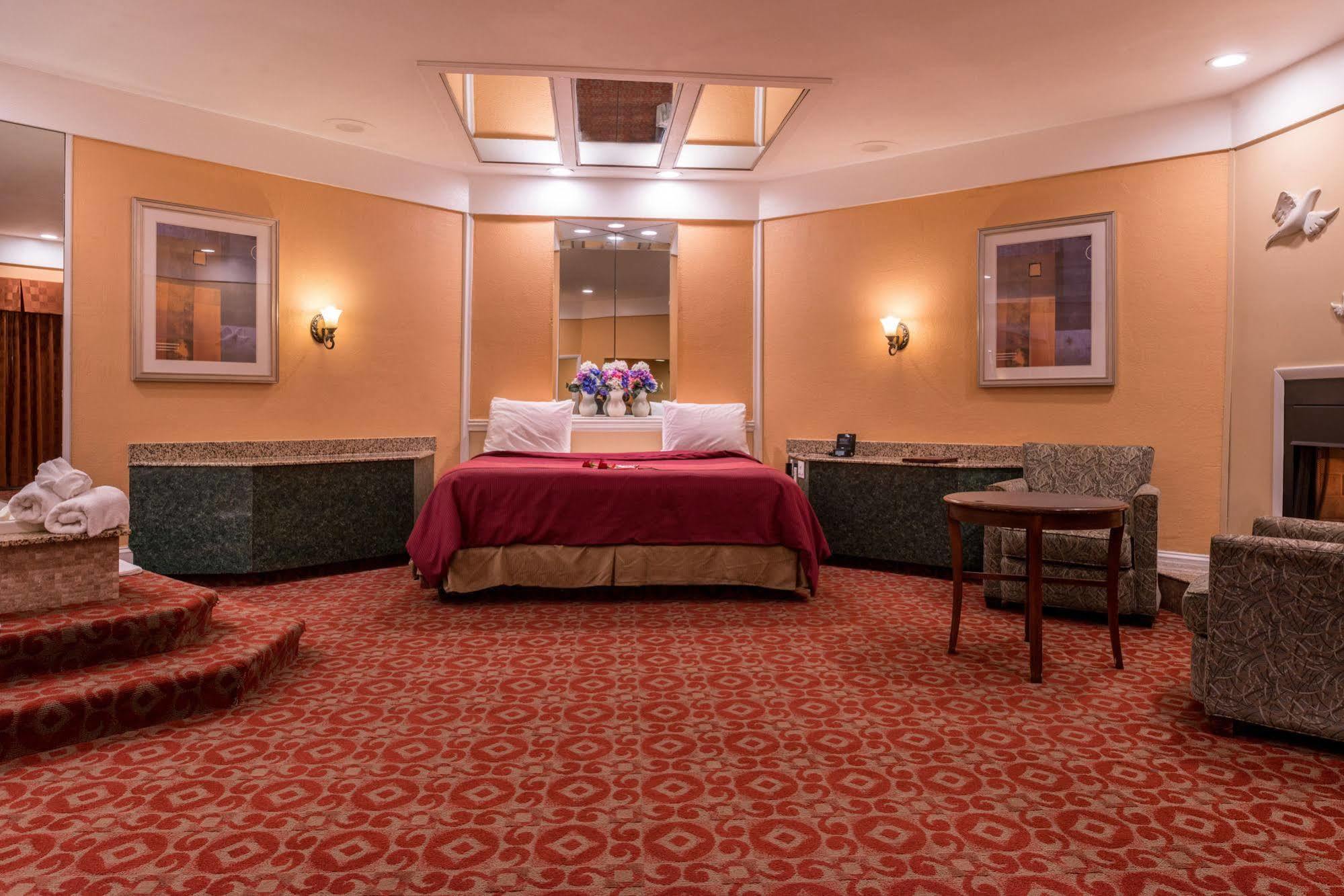 בנסאלם Inn Of The Dove Romantic Luxury & Business Suites מראה חיצוני תמונה