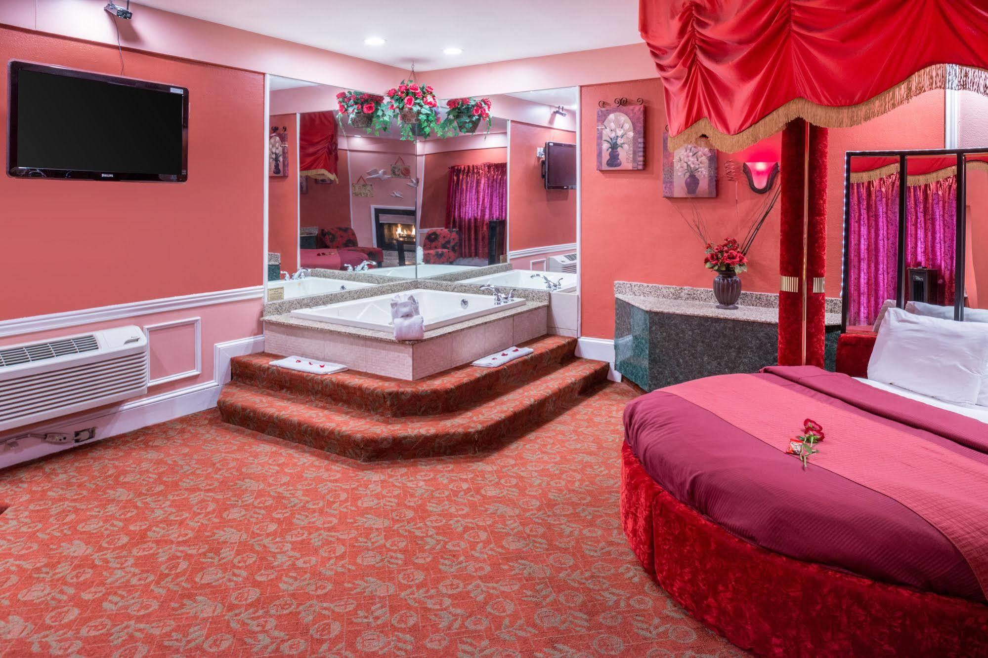 בנסאלם Inn Of The Dove Romantic Luxury & Business Suites מראה חיצוני תמונה